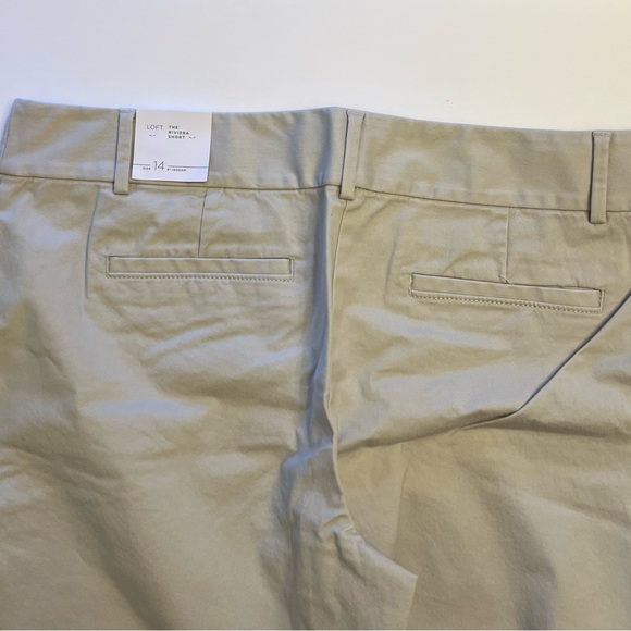 🌴 NWT LOFT Riviera Shorts, Light Khaki;
In original packaging; 8” INSEAM - Picture 3 of 4